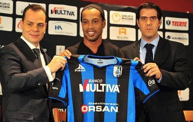 El Quertaro presenta a Ronaldinho