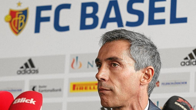 Paulo Sousa (44) con la mirada atenta a las preguntas durante una conferencia de prensa. FOTO: imago