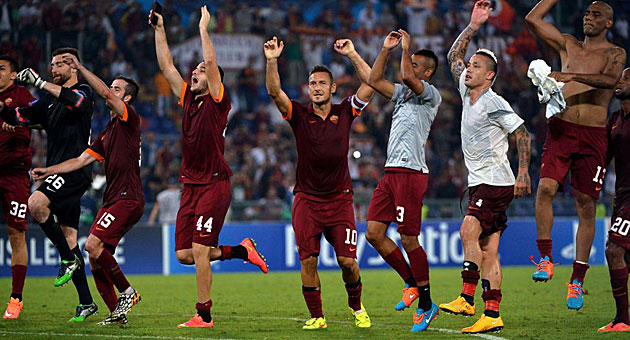 Los jugadores de la Roma celebran la victoria / AFP
