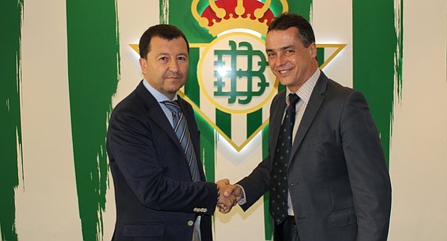 Molina y Alexis se saludan en el Benito Villamarn | Foto: Real Betis
