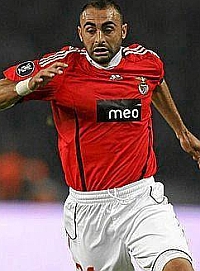 Carlos Martins, en un partido con el Benfica. / MARCA