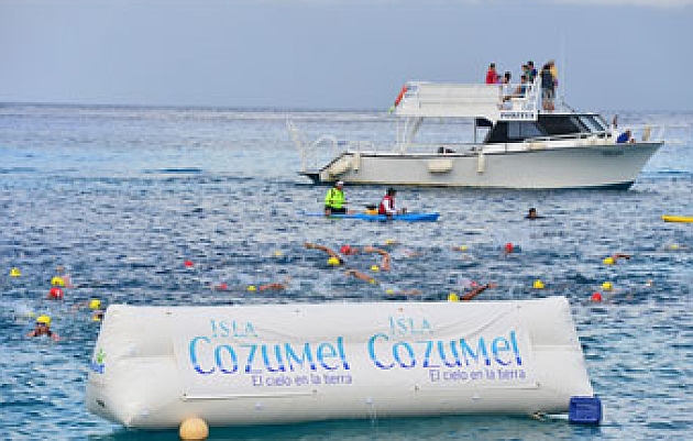 Una atleta fallece en la prueba de natacin del triatln de Cozumel
