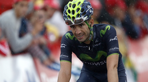 Javi Moreno curzando 4 el da de Valdelinares en la Vuelta. FOTO: Prensa Movistar Team