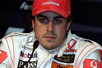 McLaren reconoce a Alonso como uno de sus expilotos
