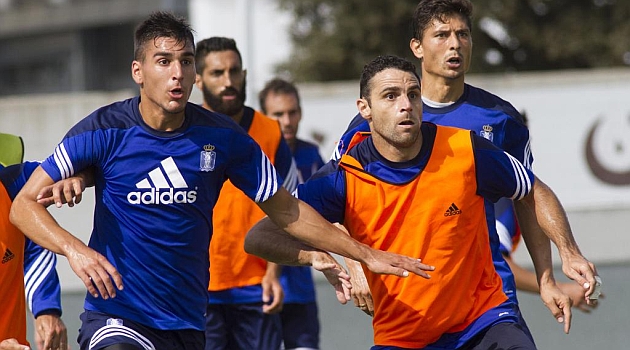Diego Jimnez, a la izquierda junto a Nez, en un entrenamiento de la pasada semana / J. P. Yaez (Marca)
