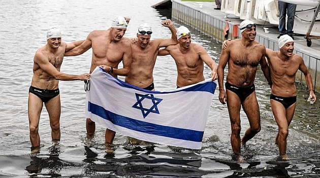 Seis israeles recorren a nado
380 kilmetros en 124 horas
