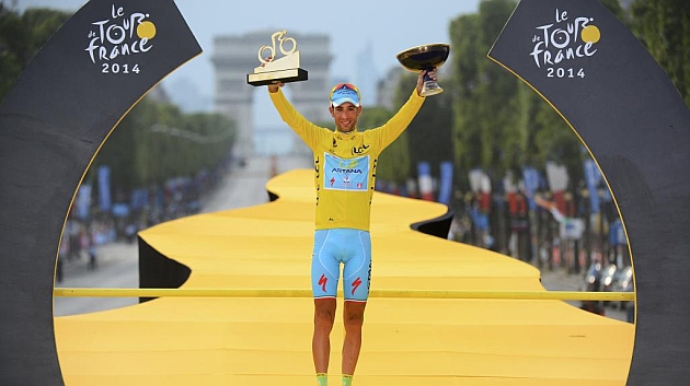 Vincenzo Nibali (29), proclamado vencedor del Tour de Francia 2014. Foto: Pool
