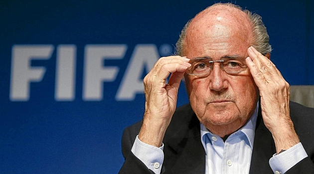 Blatter: El csped artificial es el futuro del ftbol