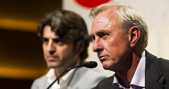Cruyff: Da pena ver al Barça así