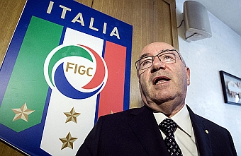 La FIFA sanciona al presidente de la Federacin Italiana por racismo