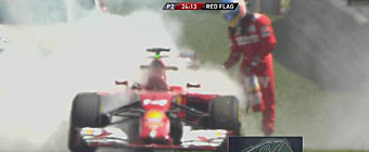 Alonso quema el motor de su Ferrari y él mismo apaga el fuego