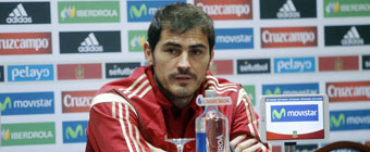Casillas: Estoy seguro de que el compromiso de Cesc y Costa es total