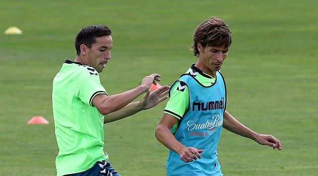 Andr Leao y lvaro Rubio durante un entrenamiento del Valladolid / Csar Minguela (Marca)