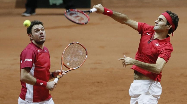 Federer y Wawrinka acarician la
Ensaladera tras ganar el dobles