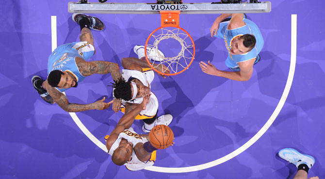 Kobe falla un tiro ganador y compite con Jordan por ser el 'Pichichi' ms aejo de la NBA