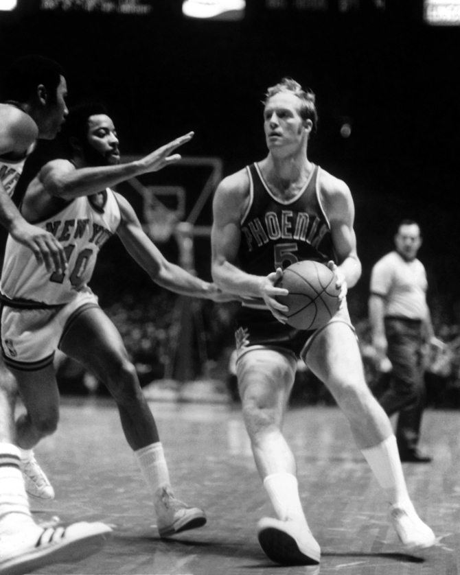 Dick Van Arsdale jugando con los Phoenix Suns. FOTO: Getty Images