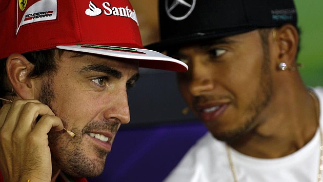 Fernando Alonso y Lewis Hamilton en rueda de prensa. Foto: Rubio