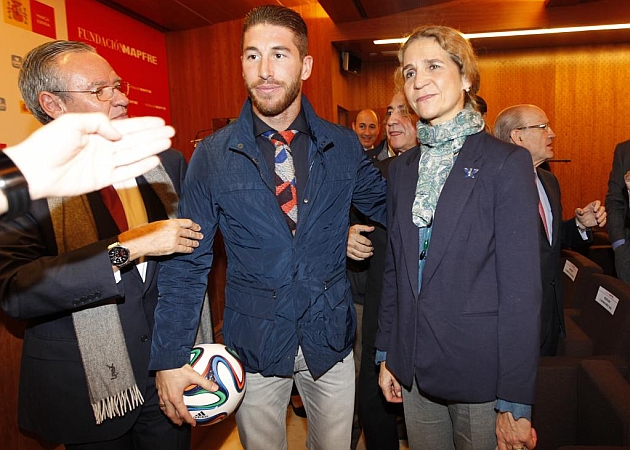 The Infanta Elena Christmas shopping with Sergio Ramos?