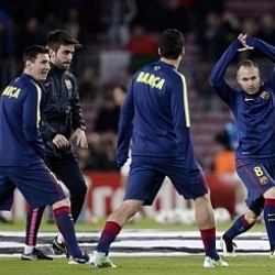 Defensa de tres y Pedro acompaando
a Surez, Messi y Neymar