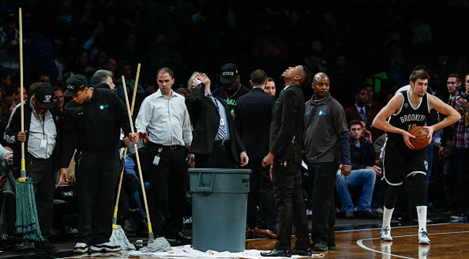 Primer 'diluvio' en la historia de la NBA; Nets y Heat retrasan el partido de las goteras