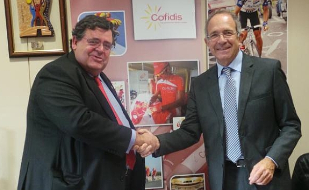 Juan Sitges, director general de Cofidis, y Jos Luis Lpez Cerrn, presidente de la RFEC.