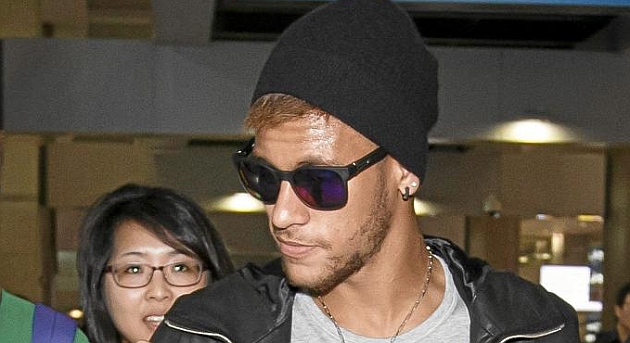 Neymar (22) se march ayer a Brasil a pasar las vacaciones. Foto: Reuters