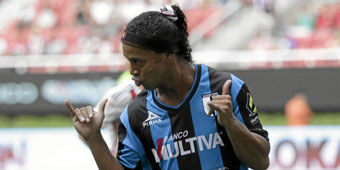 Ronaldinho regresa al Querétaro