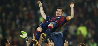 Homenaje a Messi ante el Atltico