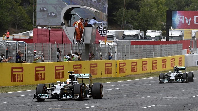Hamilton gana por delante de Rosberg en la carrera de Montmel de 2014 / RV RACING PRESS