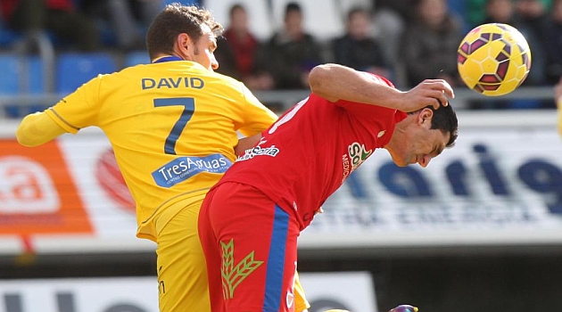 David Rodrguez, peleando un baln en el partido de Soria / David (Marca)