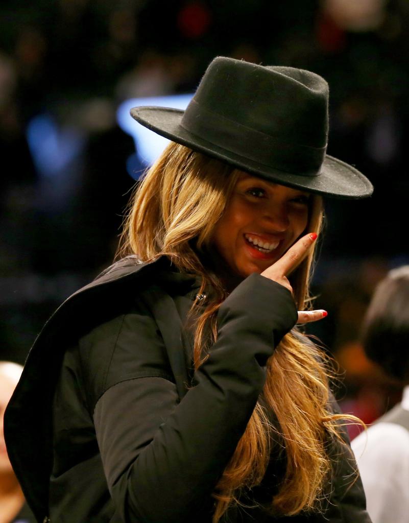 Beyonce encuentra en Shay Mitchell una candidata a derrocarla del trono de Brooklyn