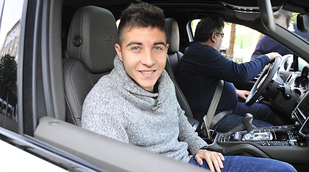Portillo sonre al fotgrafo de MARCA recin llegado a Sevilla. KIKO HURTADO