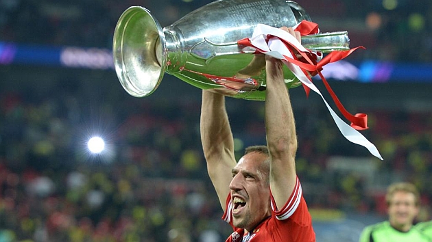 Franck Ribery levantando la Champions. Foto: AFP