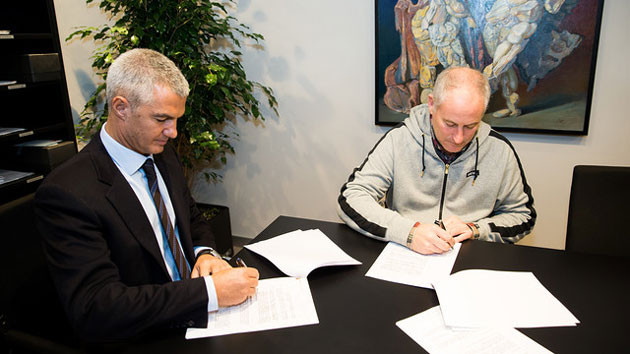 La firma del acuerdo / Fotos: FC Barcelona