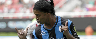 Ronaldinho podra jugar dos meses despus