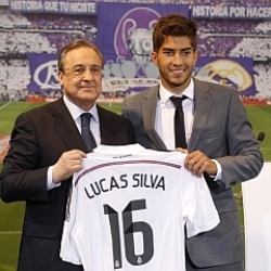 Lucas Silva, blanco y radiante