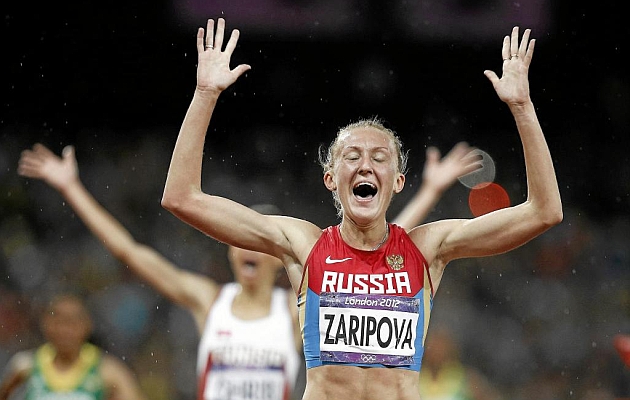 Zaripova celebra su triunfo en los Juegos de Londres. Foto: JOSE A. GARCIA