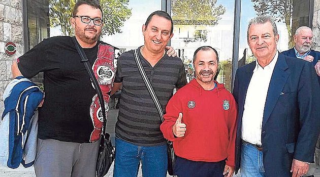 Antonio Martn Galn -primero por la derecha-, junto a Rafa Lozano, seleccionador nacional, y dos miembros del colectivo arbitral espaol