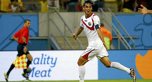 Bryan Ruiz celebra un gol durante el Mundial de Brasil / Reuters