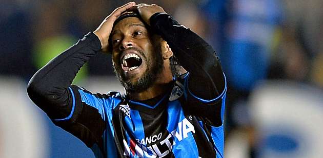 Ronaldinho no evita la derrota de Quertaro ante Santos Laguna