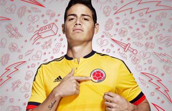 James ya luce la nueva camiseta de Colombia