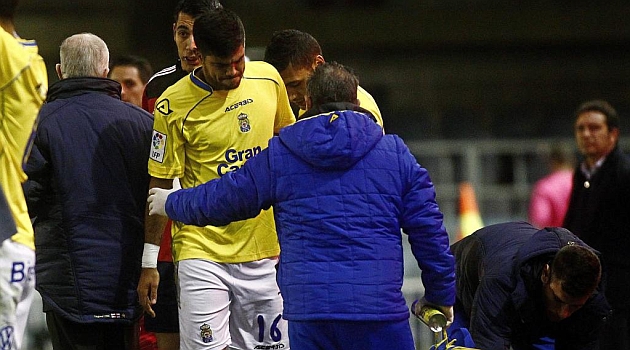 Aythami se retira lesionado contra el Bara B / Francesc Adelantado (Marca)