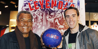 <strong>Luiz Pereira y Godn, con el redactor de MARCA Alberto R. Barbero. / FOTO: ANGEL RIVERO</strong>