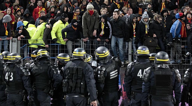 Los ultras del Lens provocan la
interrupcin del partido ante el Caen
