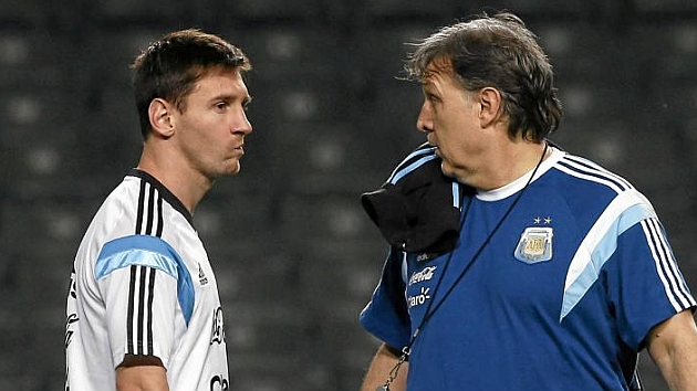 Martino: Nos viene bien que Messi est jugando por la derecha