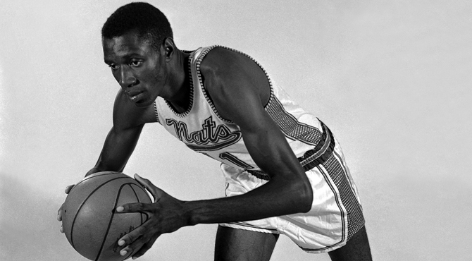 Muere el primer jugador negro en la historia de la NBA