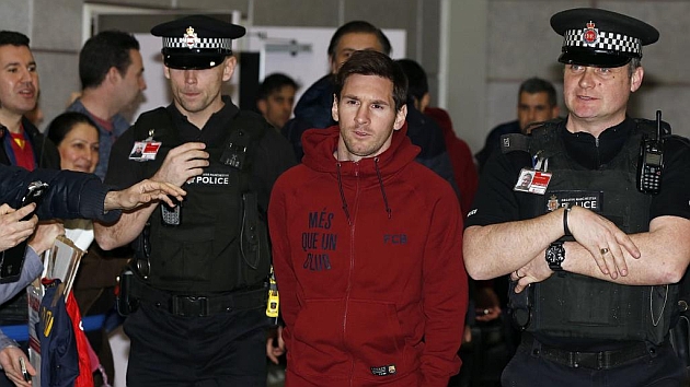Leo Messi a su llegada a Manchester. Foto: RTRPIX
