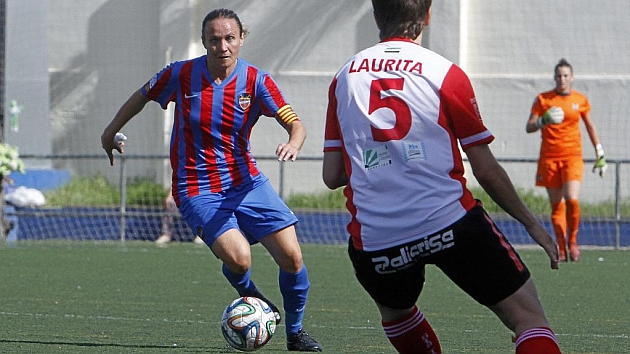Maider Castillo durante un partido esta temporada en Naaret / Jorge Ramrez (UD Levante)