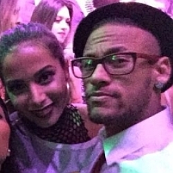 Neymar, la estrella de la fiesta de su hermana
