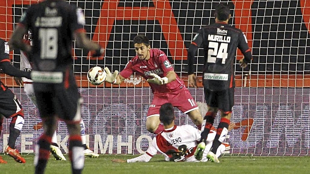Gol de Alberto Bueno al Granada en Vallecas. Foto: Chema Rey
